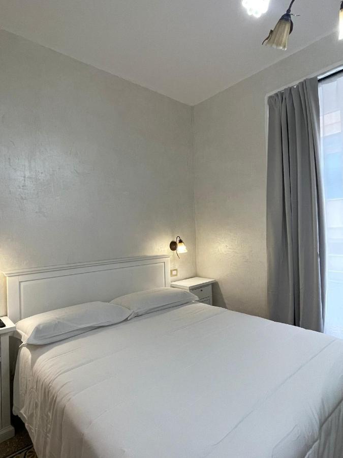 La Casa In Centro Hotel Salerno Kültér fotó