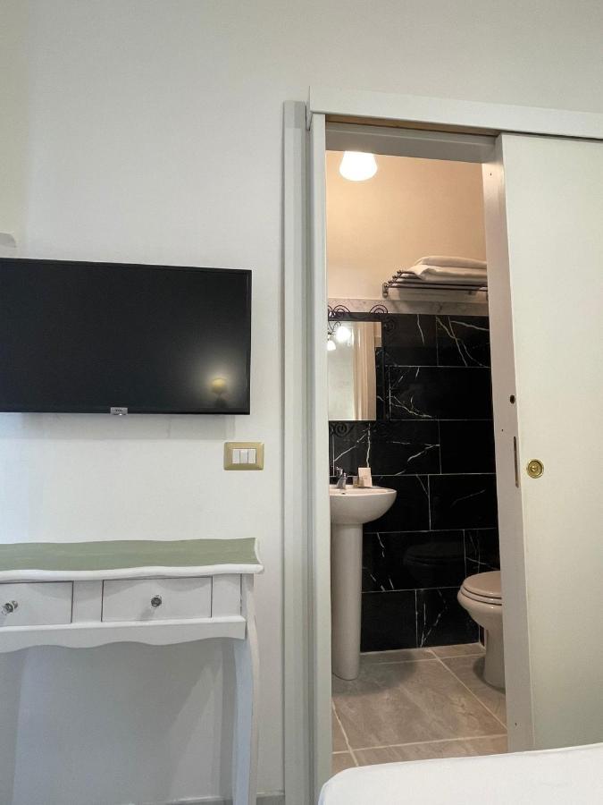 La Casa In Centro Hotel Salerno Kültér fotó